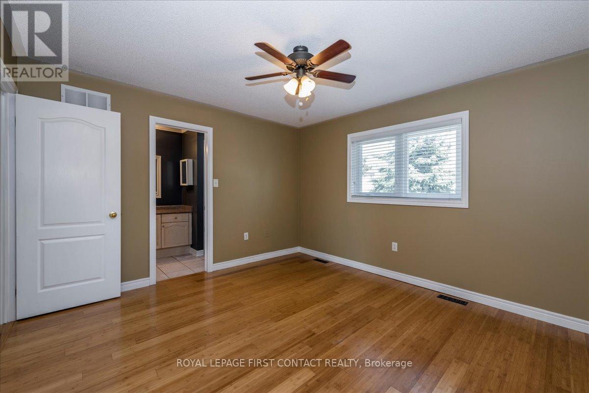 












37 MARSELLUS DRIVE

,
Barrie,




Ontario
L4N8S6

