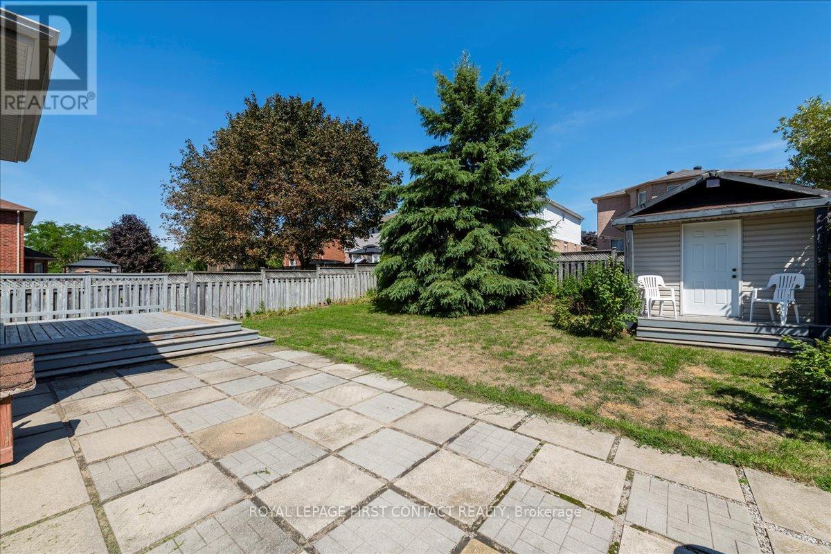 












37 MARSELLUS DRIVE

,
Barrie,




Ontario
L4N8S6

