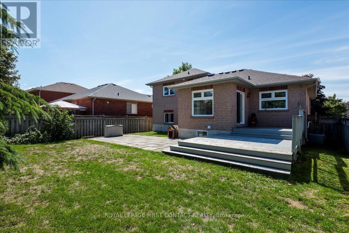 












37 MARSELLUS DRIVE

,
Barrie,




Ontario
L4N8S6

