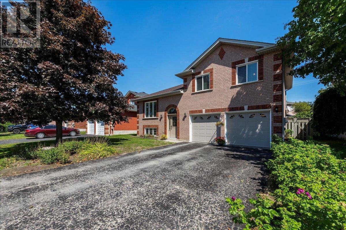 












37 MARSELLUS DRIVE

,
Barrie,




Ontario
L4N8S6

