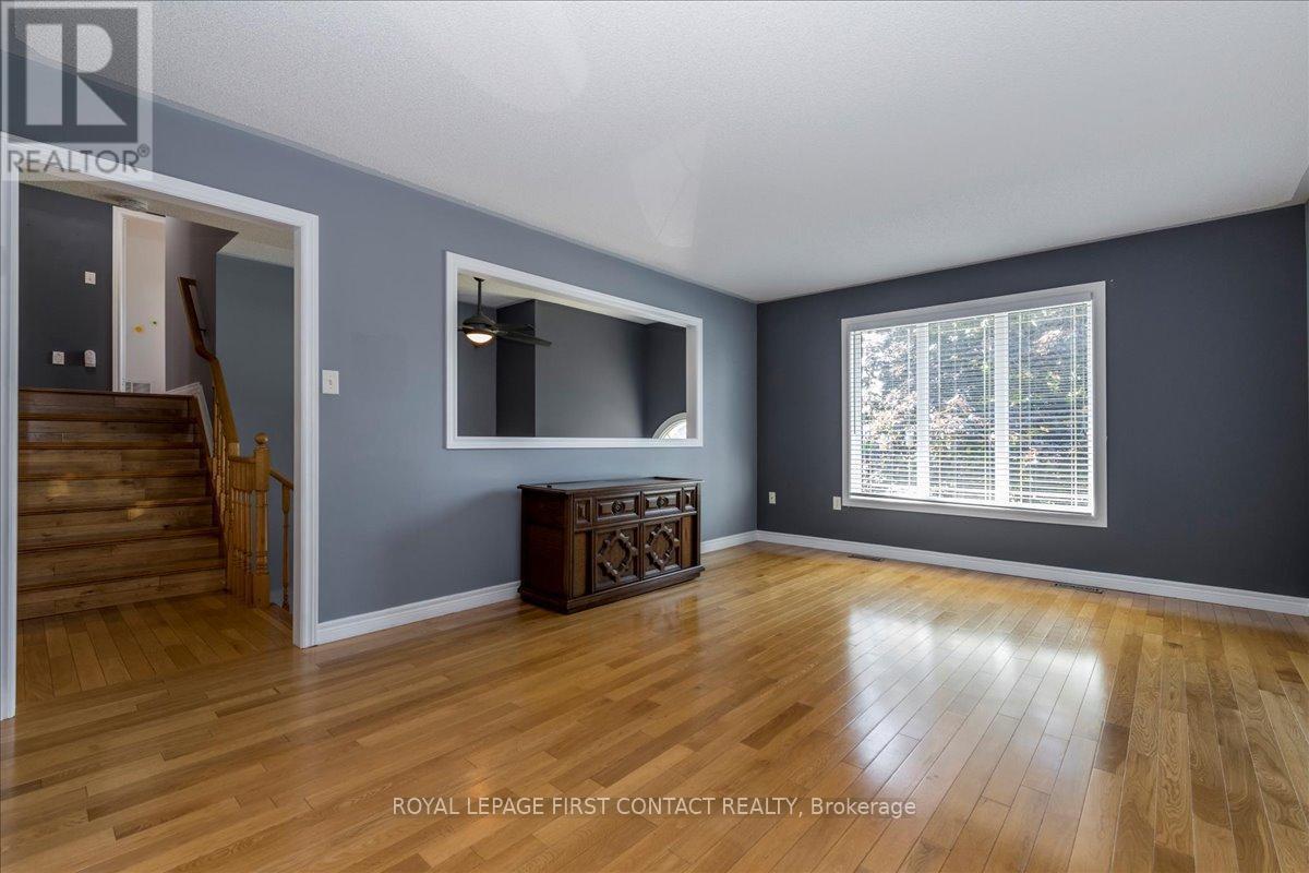 












37 MARSELLUS DRIVE

,
Barrie,




Ontario
L4N8S6

