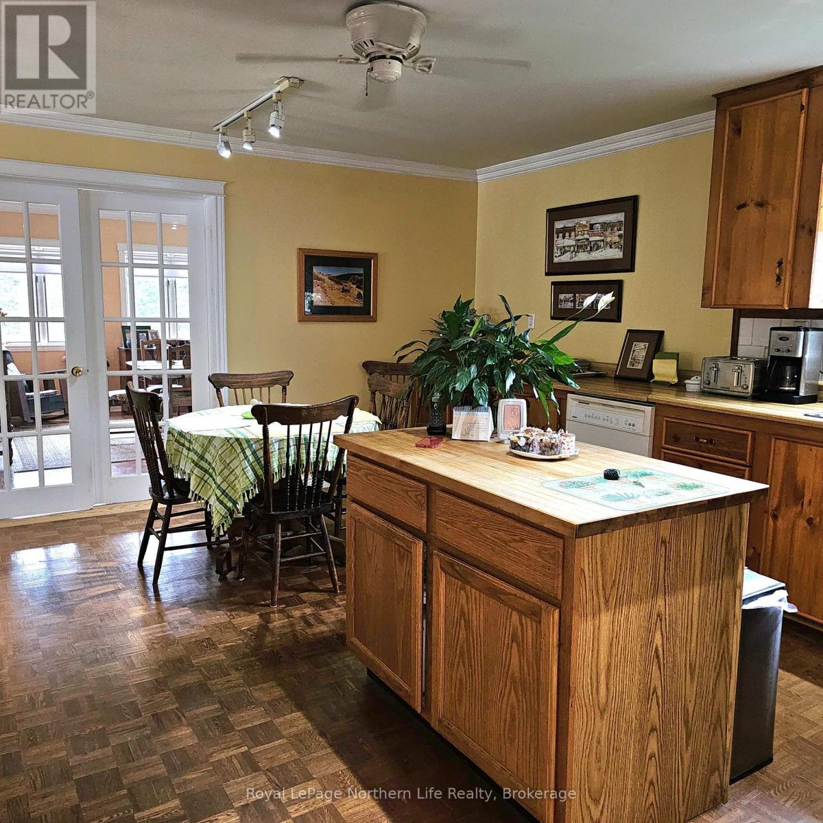 












809 CAMERON ROAD

,
Papineau-Cameron (Papineau Cameron),




Ontario
P0H1V0

