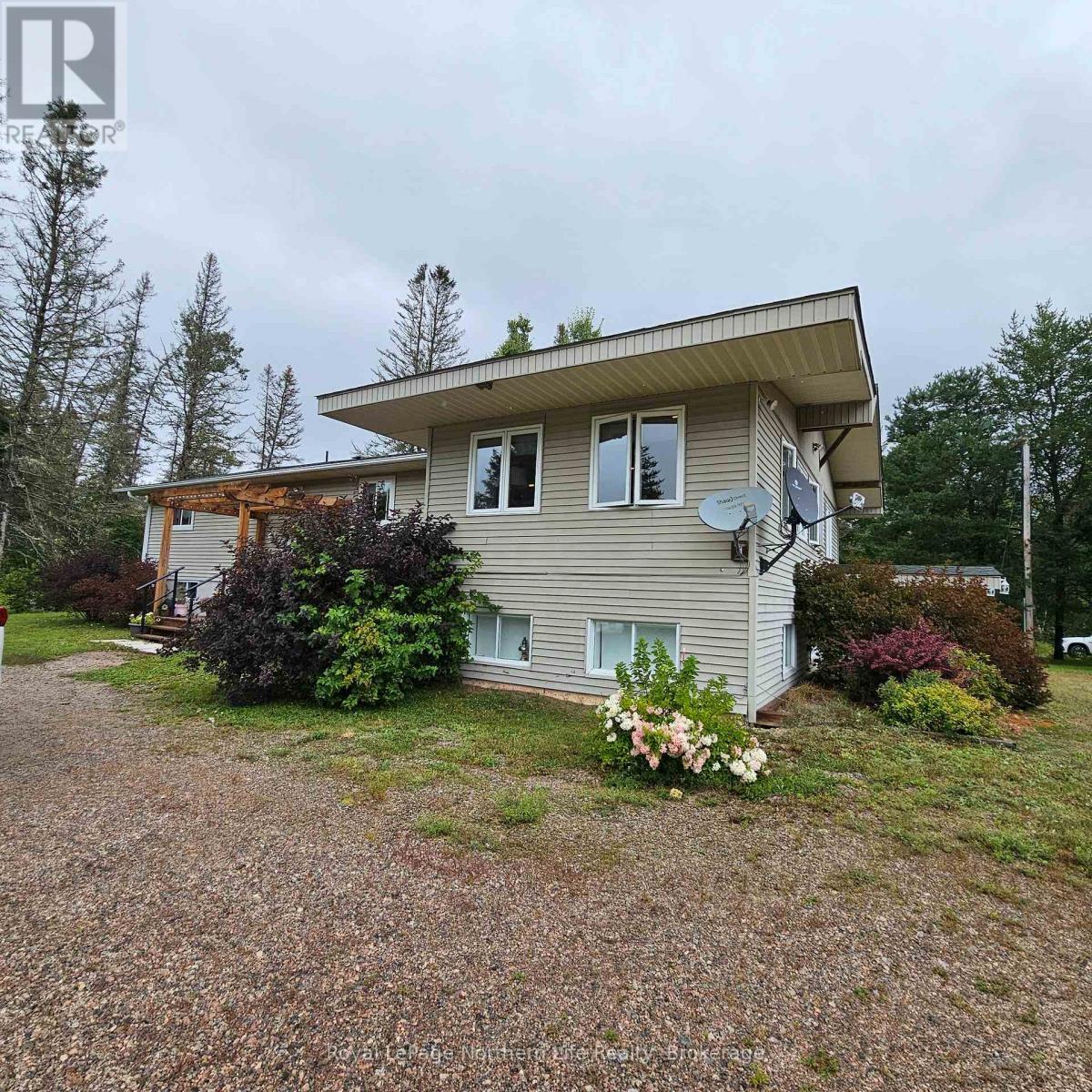 












809 CAMERON ROAD

,
Papineau-Cameron (Papineau Cameron),




Ontario
P0H1V0

