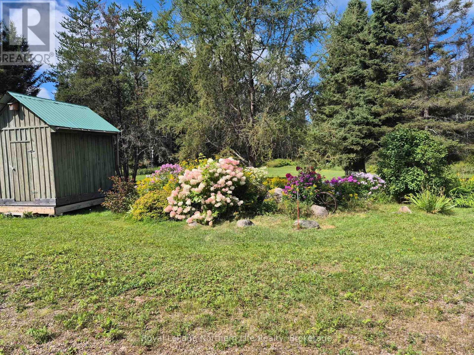 












809 CAMERON ROAD

,
Papineau-Cameron (Papineau Cameron),




Ontario
P0H1V0

