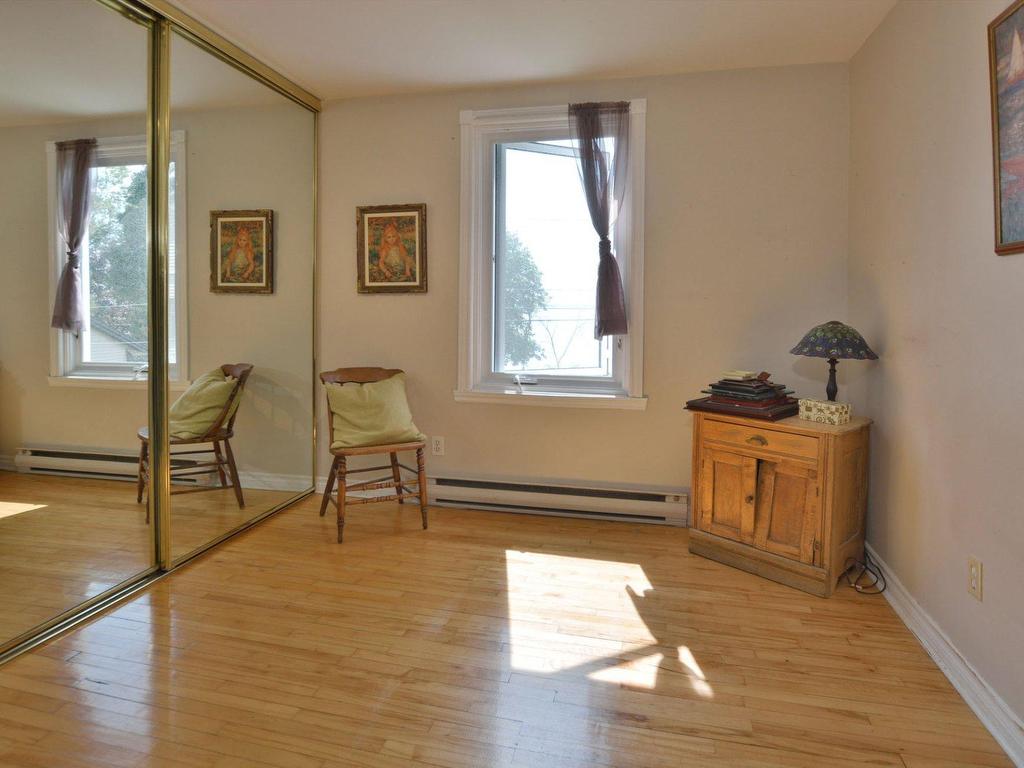 









103


Ch. du Bord-du-Lac-Lakeshore

,
Pointe-Claire,




QC
H9S4J1

