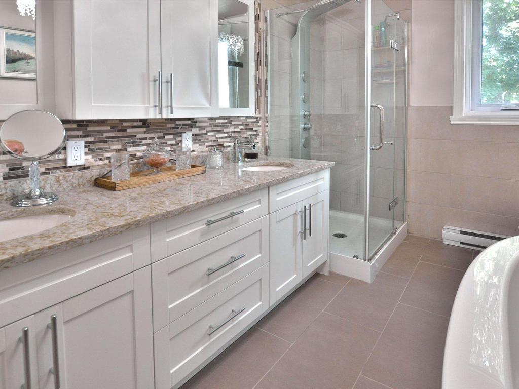 









103


Ch. du Bord-du-Lac-Lakeshore

,
Pointe-Claire,




QC
H9S4J1

