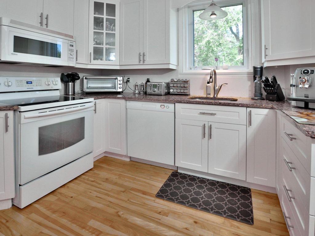 









103


Ch. du Bord-du-Lac-Lakeshore

,
Pointe-Claire,




QC
H9S4J1

