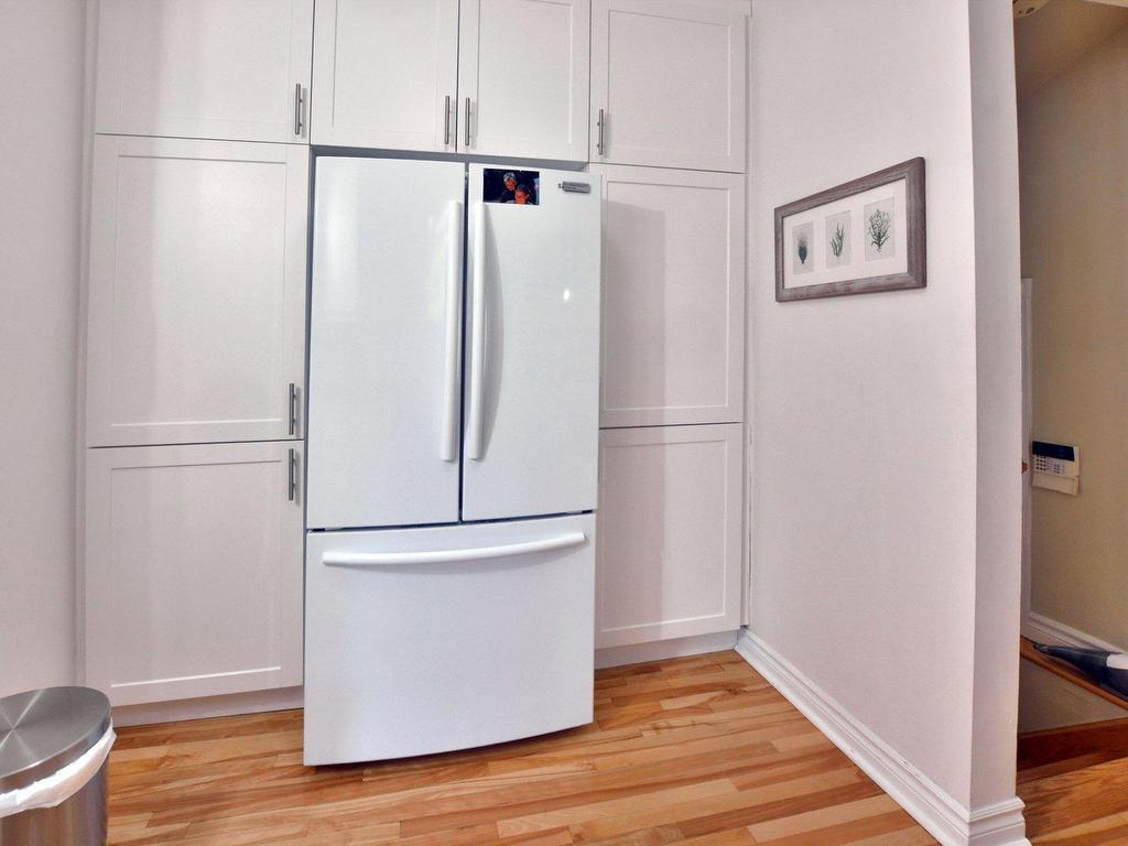 









103


Ch. du Bord-du-Lac-Lakeshore

,
Pointe-Claire,




QC
H9S4J1

