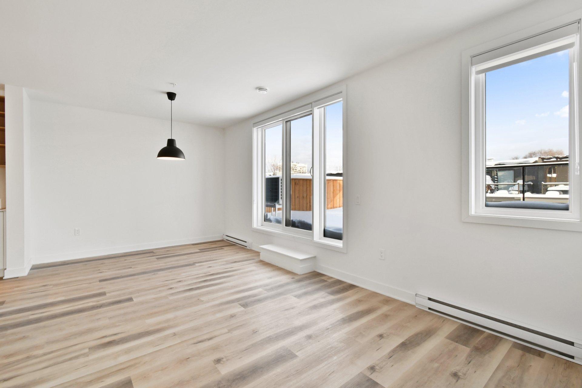 









2121


Av. Papineau

, 302,
Montréal (Ville-Marie),




QC
H2K4J5

