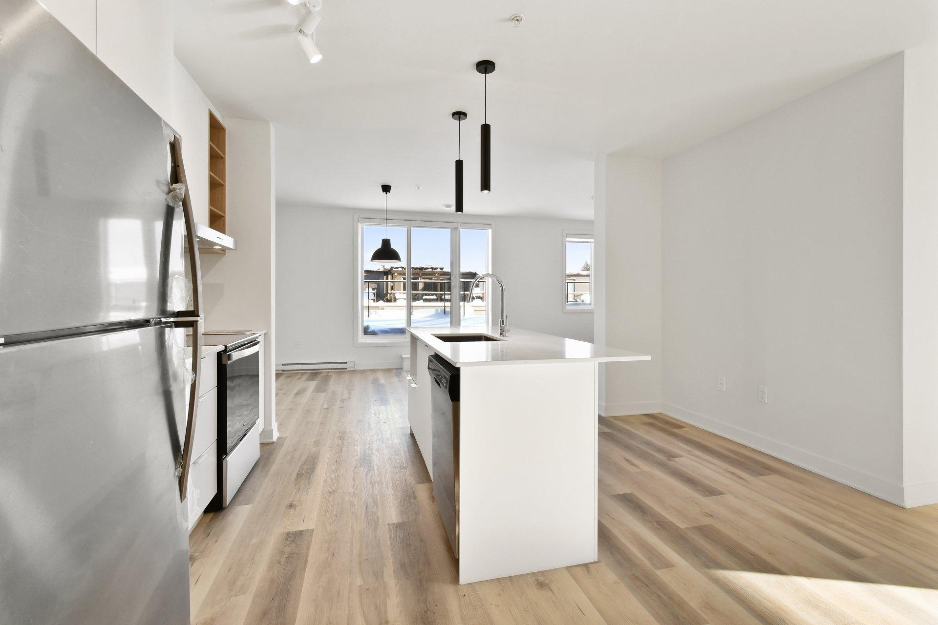 









2121


Av. Papineau

, 302,
Montréal (Ville-Marie),




QC
H2K4J5

