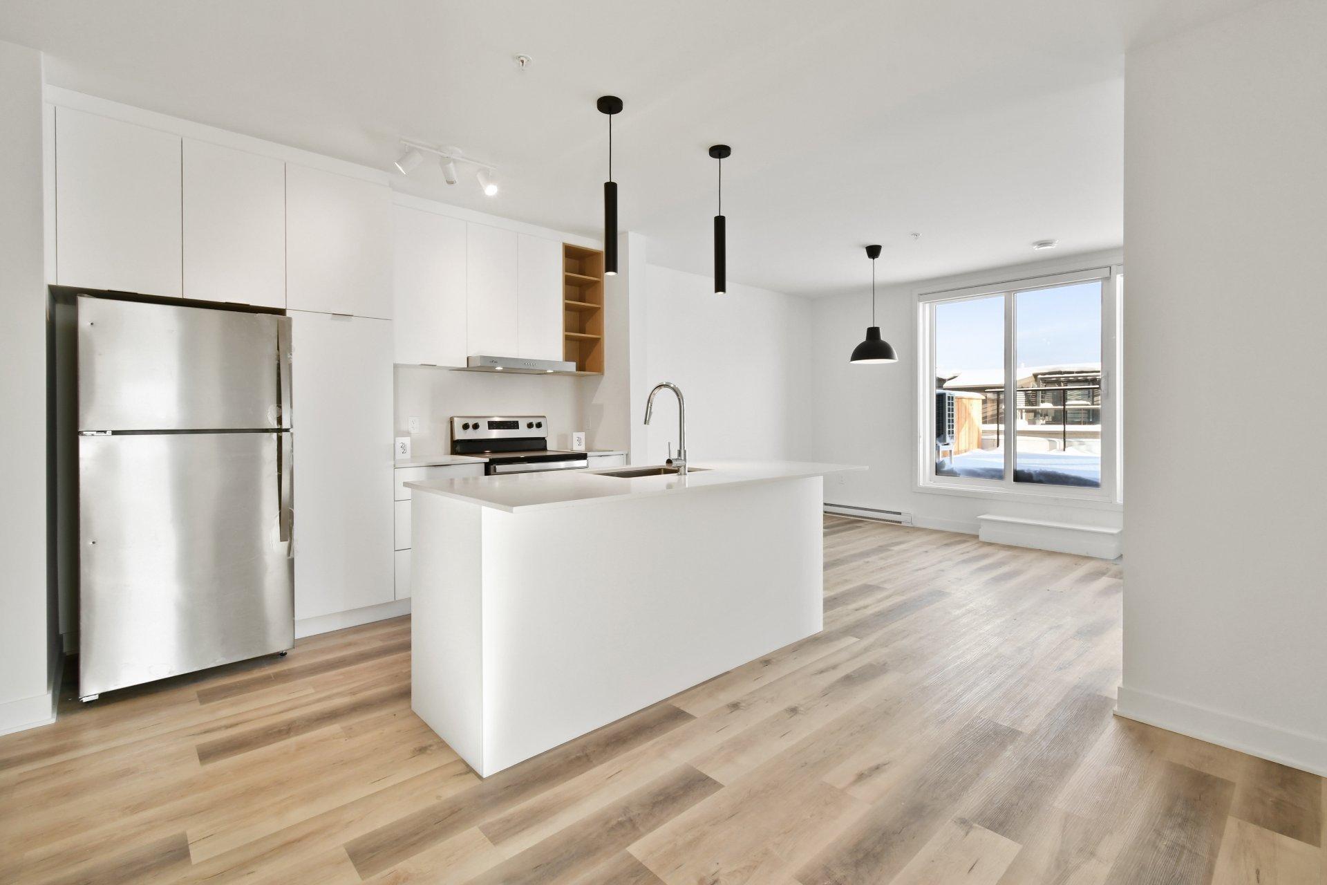 









2121


Av. Papineau

, 302,
Montréal (Ville-Marie),




QC
H2K4J5

