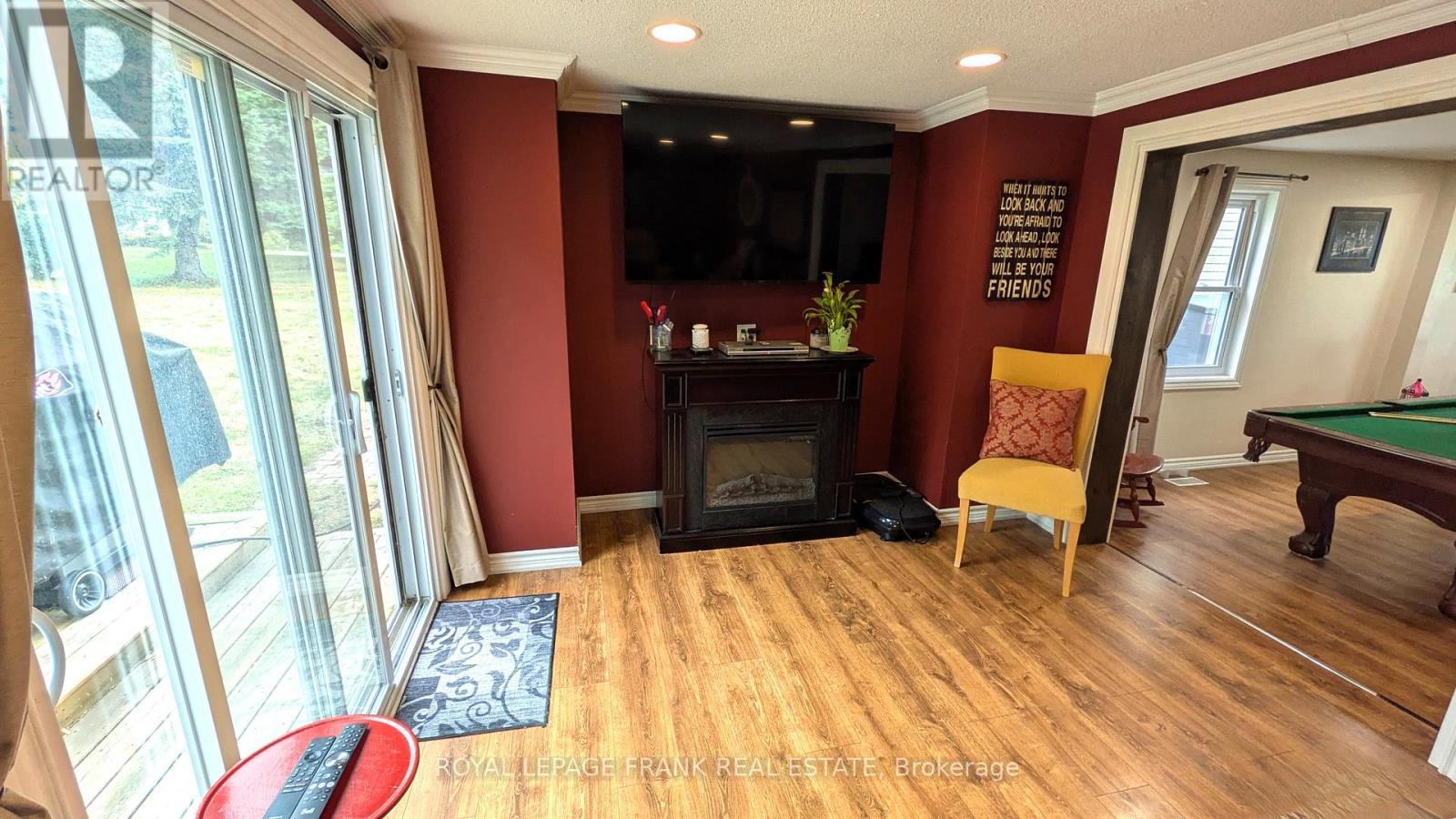 












5 WILLIAM STREET

,
Marmora and Lake (Marmora Ward),




Ontario
K0K2M0

