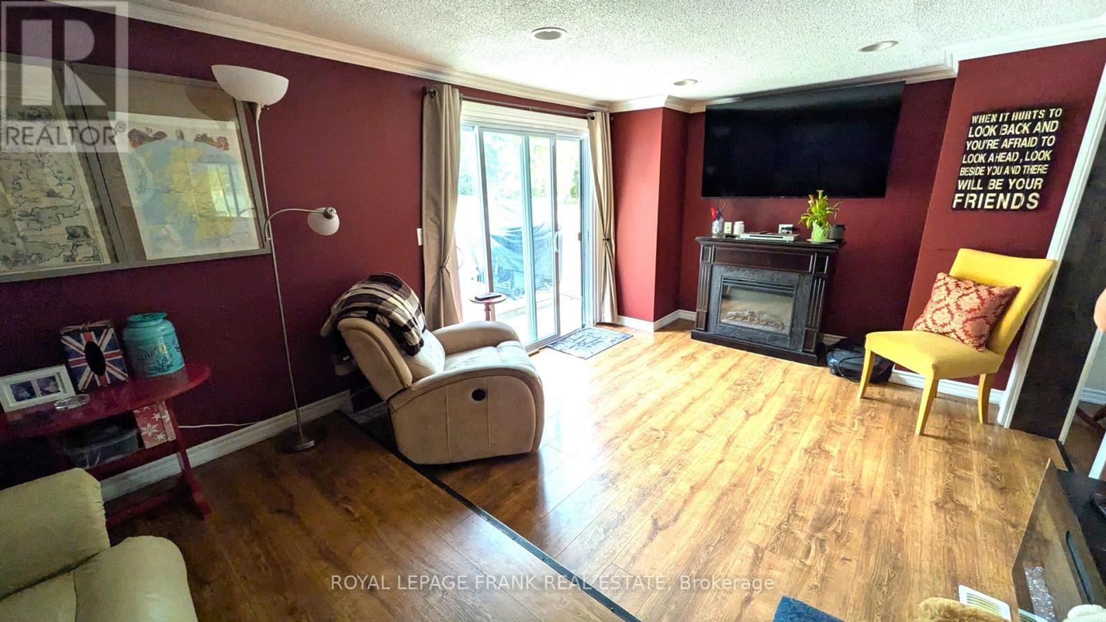 












5 WILLIAM STREET

,
Marmora and Lake (Marmora Ward),




Ontario
K0K2M0

