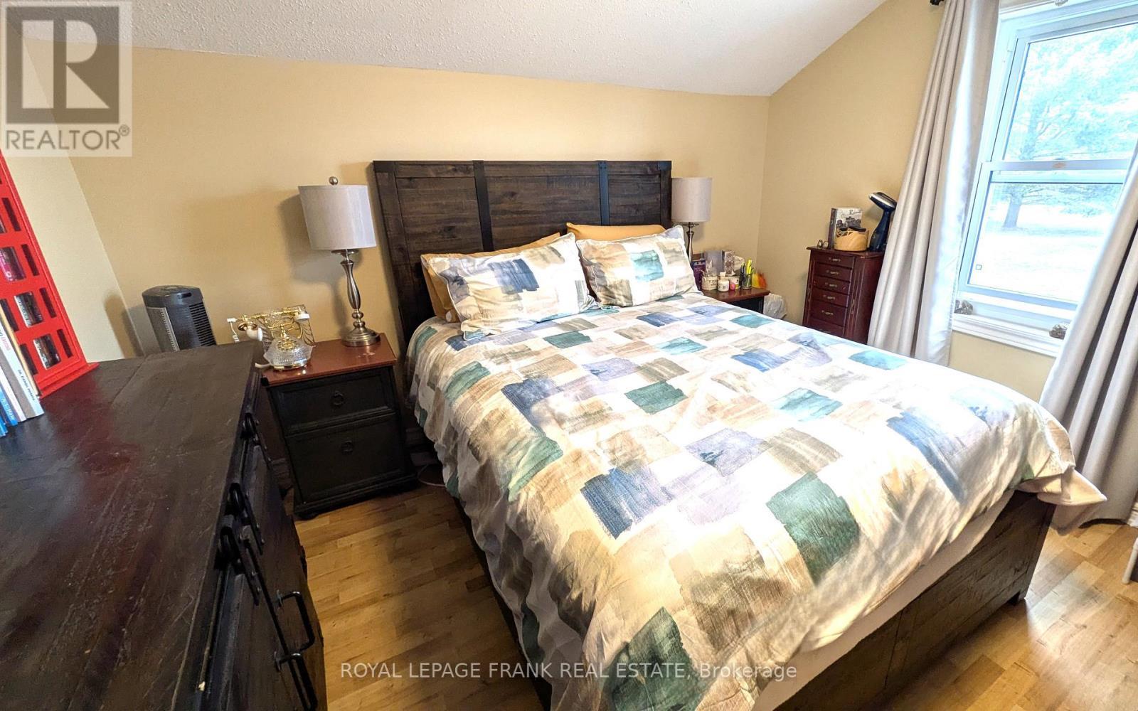 












5 WILLIAM STREET

,
Marmora and Lake (Marmora Ward),




Ontario
K0K2M0


