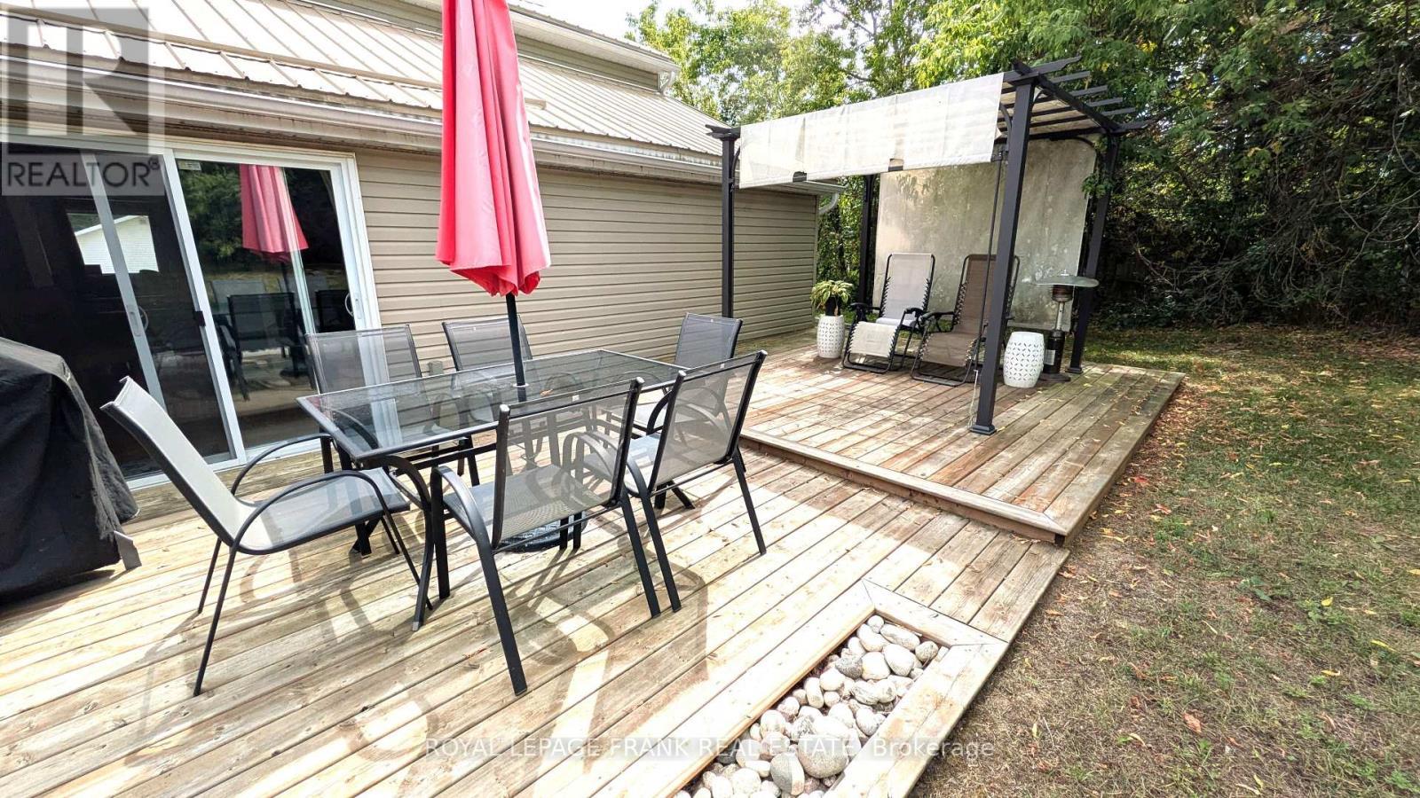 












5 WILLIAM STREET

,
Marmora and Lake (Marmora Ward),




Ontario
K0K2M0

