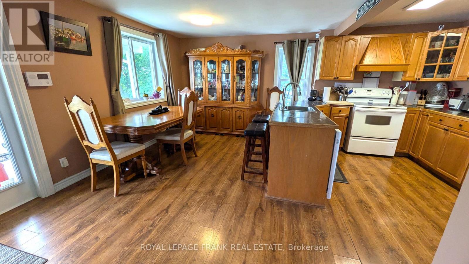 












5 WILLIAM STREET

,
Marmora and Lake (Marmora Ward),




Ontario
K0K2M0

