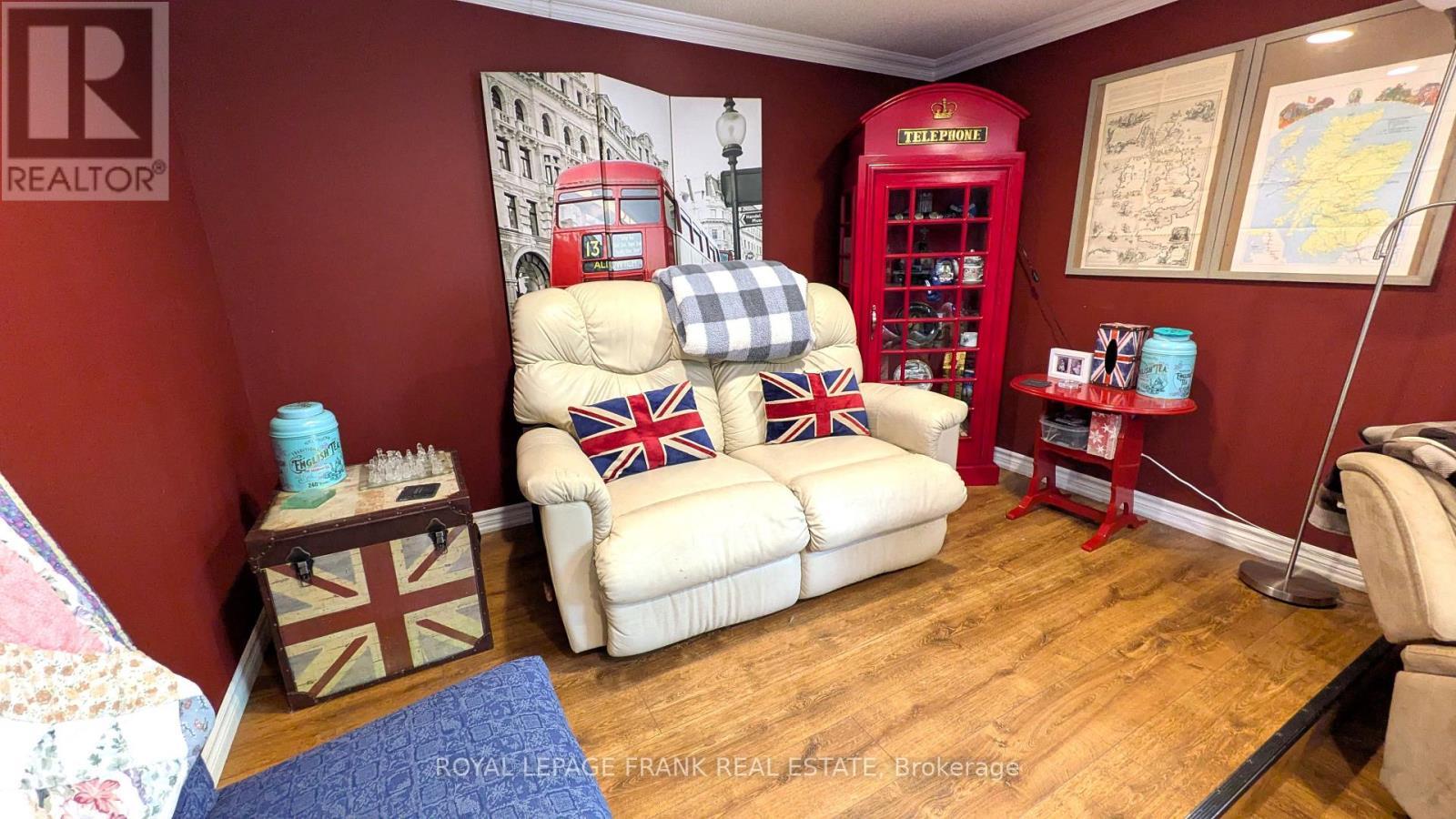 












5 WILLIAM STREET

,
Marmora and Lake (Marmora Ward),




Ontario
K0K2M0

