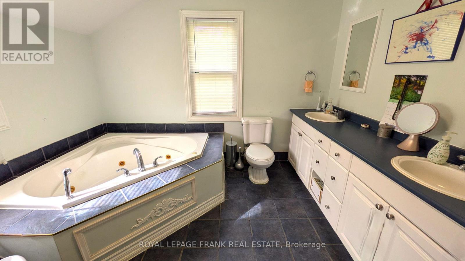 












5 WILLIAM STREET

,
Marmora and Lake (Marmora Ward),




Ontario
K0K2M0

