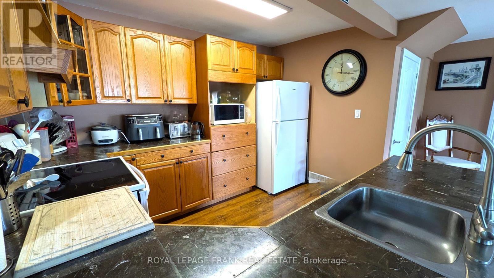 












5 WILLIAM STREET

,
Marmora and Lake (Marmora Ward),




Ontario
K0K2M0


