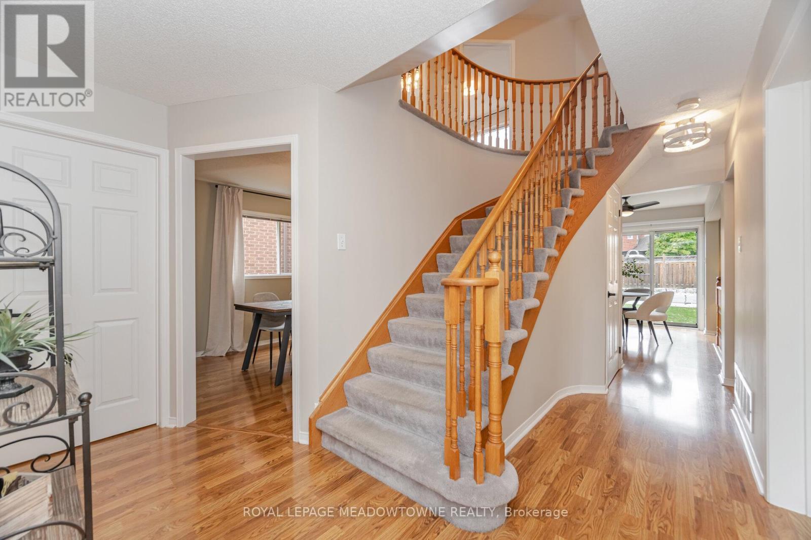 












33 HARROP AVENUE

,
Halton Hills,




Ontario
L7G5R4

