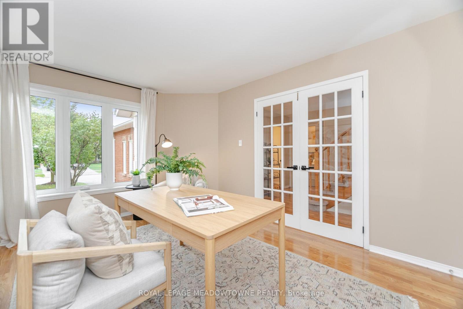 












33 HARROP AVENUE

,
Halton Hills,




Ontario
L7G5R4

