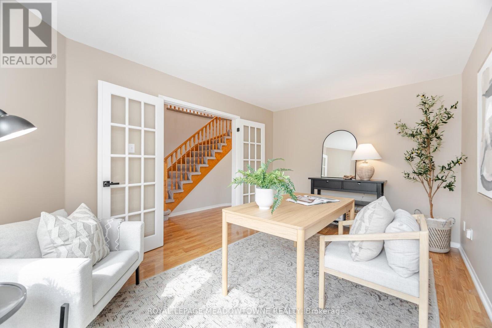 












33 HARROP AVENUE

,
Halton Hills,




Ontario
L7G5R4

