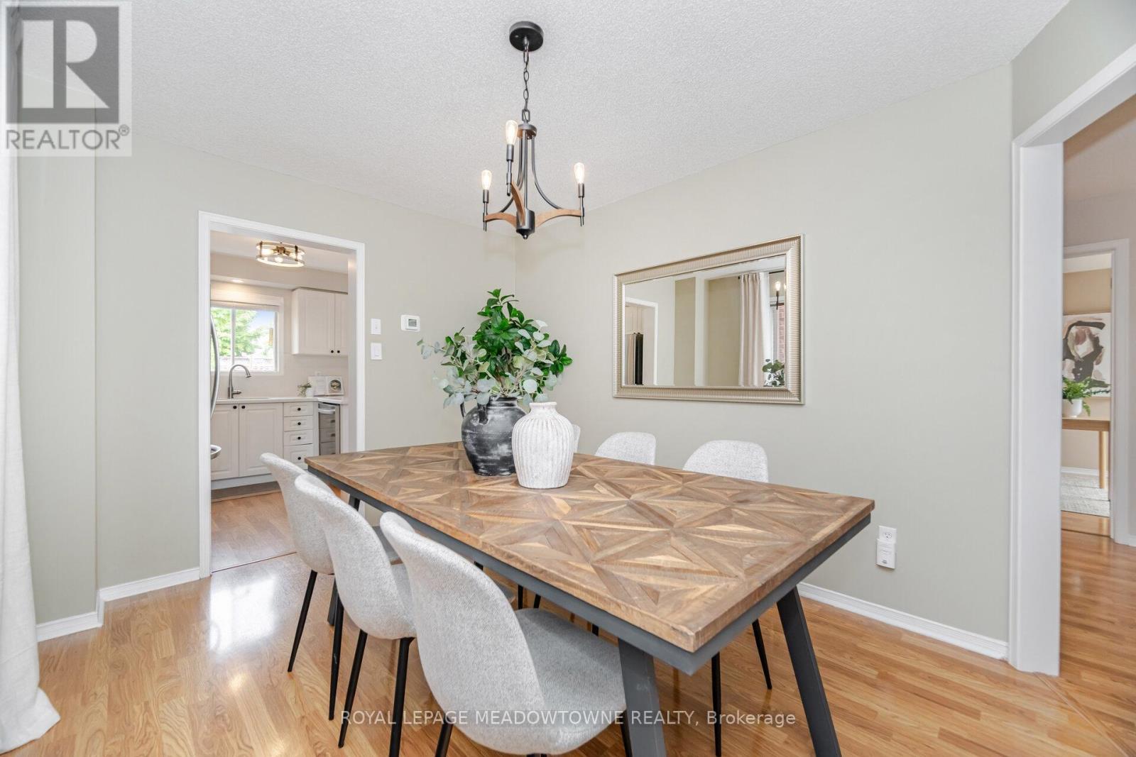 












33 HARROP AVENUE

,
Halton Hills,




Ontario
L7G5R4

