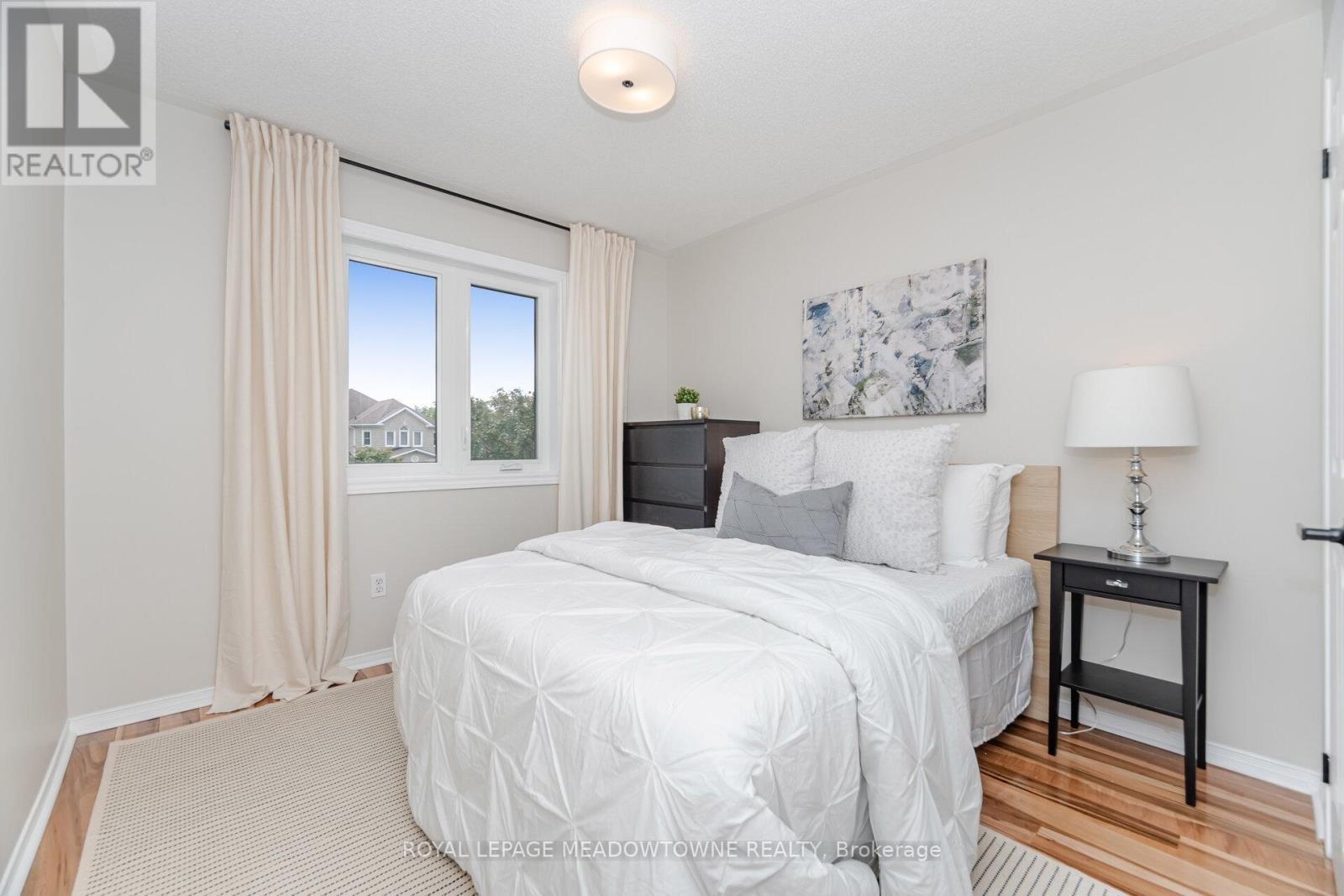 












33 HARROP AVENUE

,
Halton Hills,




Ontario
L7G5R4

