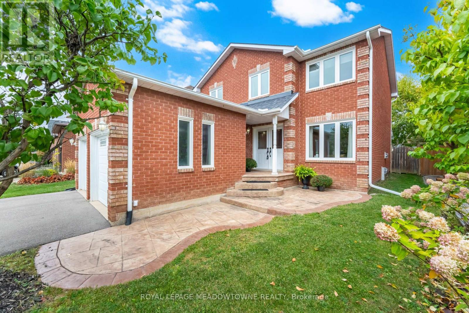 












33 HARROP AVENUE

,
Halton Hills,




Ontario
L7G5R4

