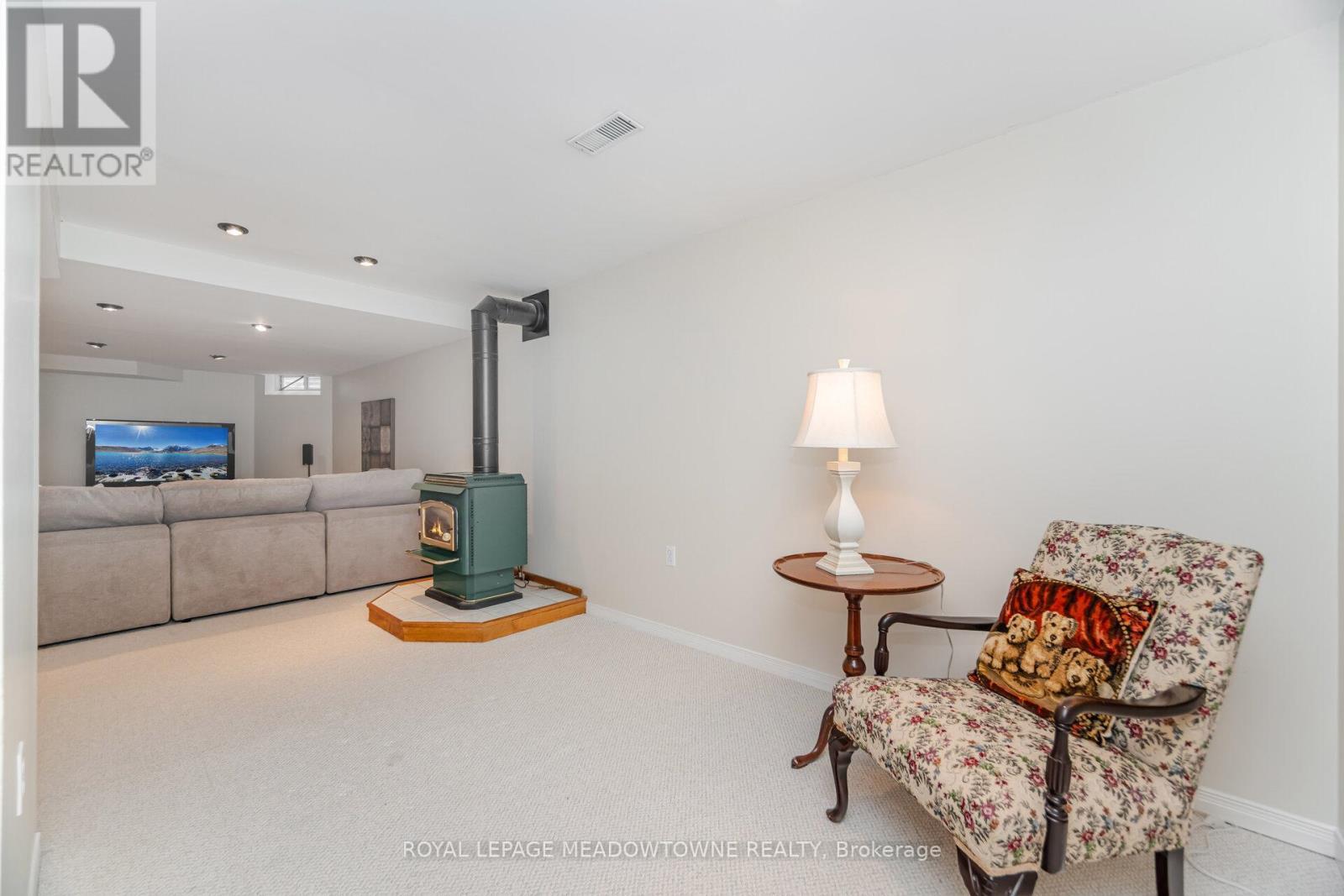 












33 HARROP AVENUE

,
Halton Hills,




Ontario
L7G5R4

