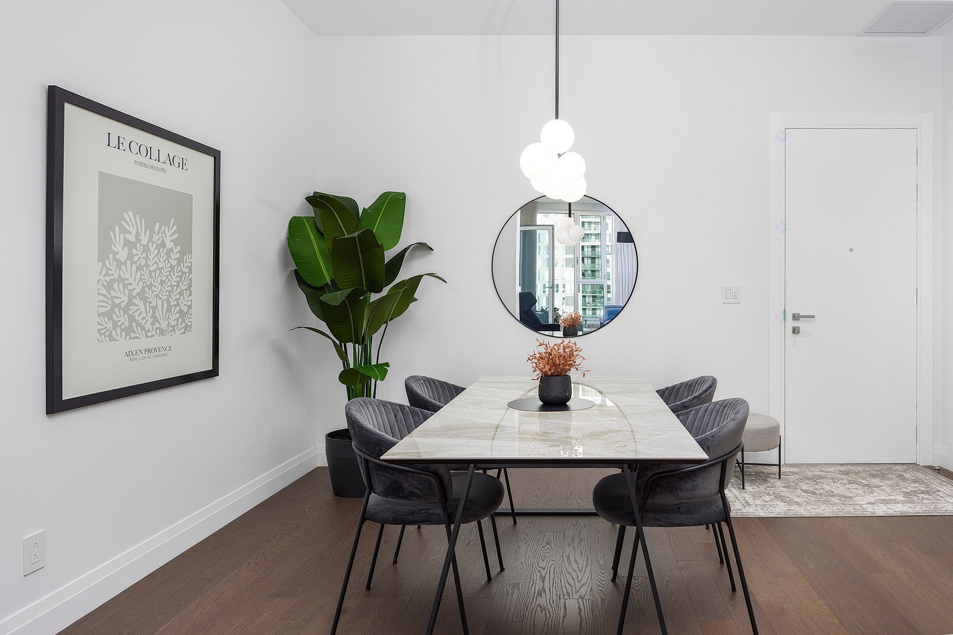 









255


Rue Étienne-Lavoie

, 2004,
Laval (Sainte-Dorothée),




QC
H7X0E5

