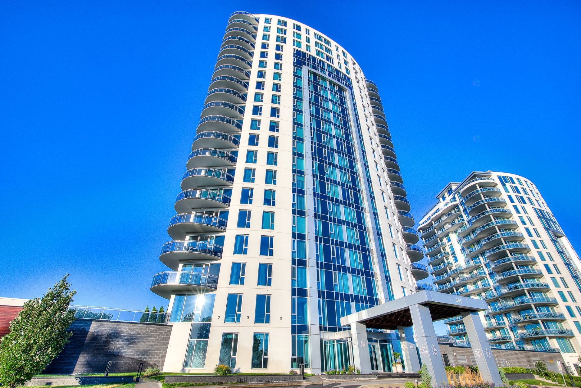 









255


Rue Étienne-Lavoie

, 2004,
Laval (Sainte-Dorothée),




QC
H7X0E5

