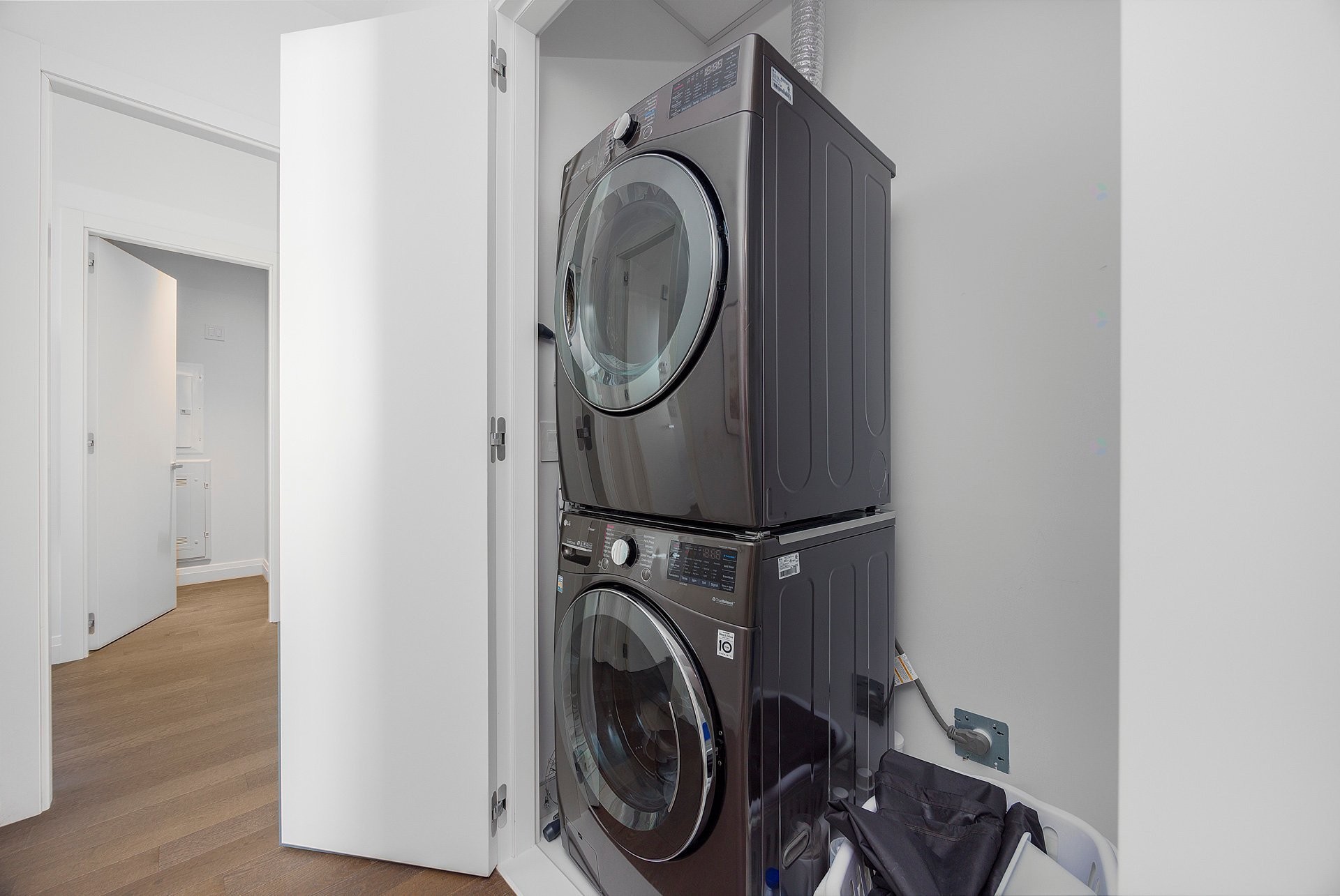 









255


Rue Étienne-Lavoie

, 2004,
Laval (Sainte-Dorothée),




QC
H7X0E5

