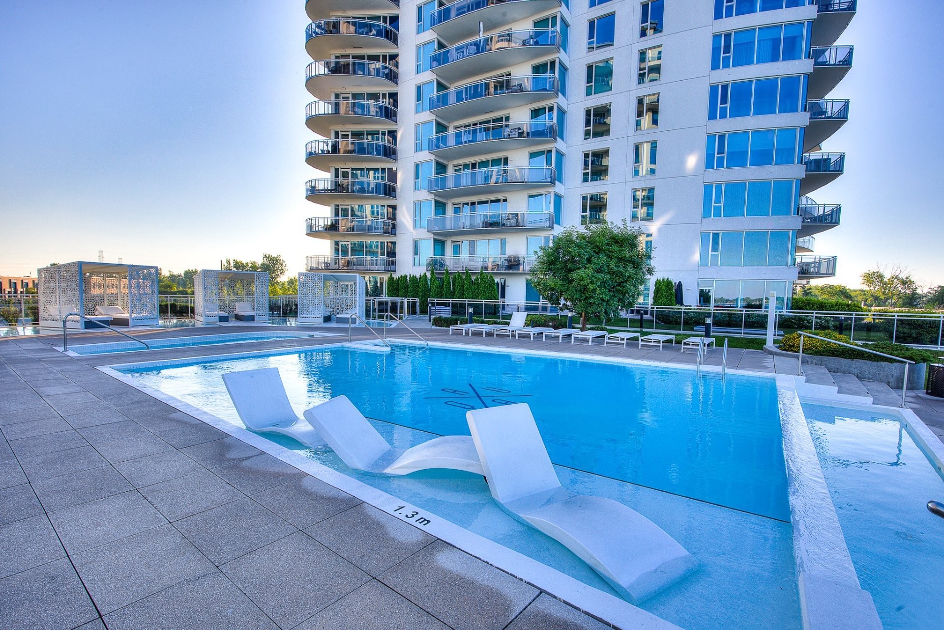 









255


Rue Étienne-Lavoie

, 2004,
Laval (Sainte-Dorothée),




QC
H7X0E5

