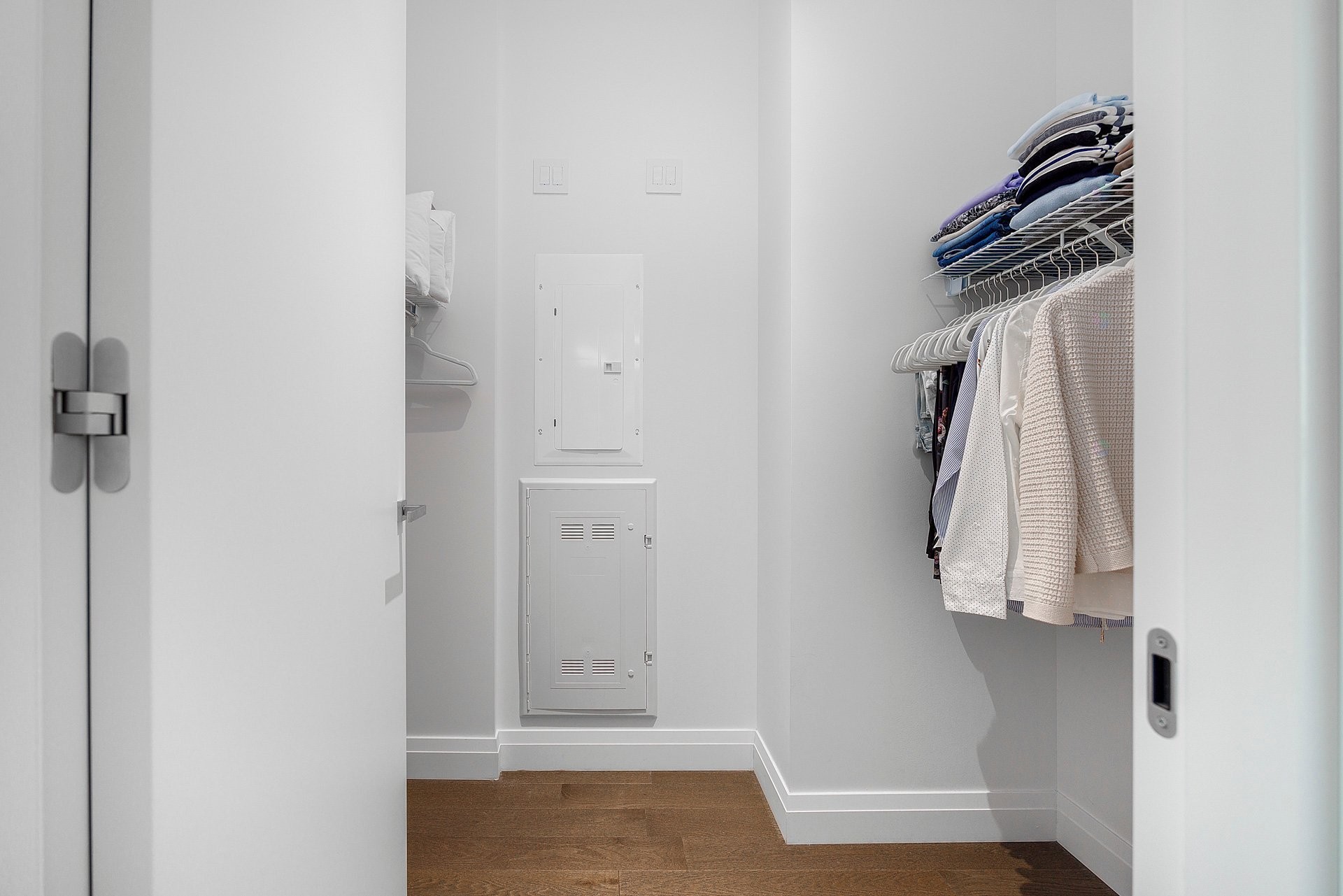 









255


Rue Étienne-Lavoie

, 2004,
Laval (Sainte-Dorothée),




QC
H7X0E5

