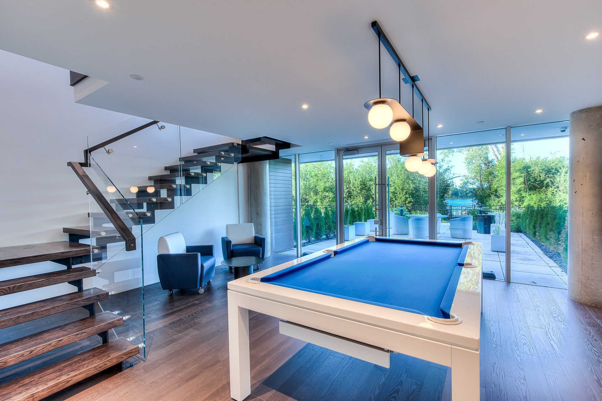 









255


Rue Étienne-Lavoie

, 2004,
Laval (Sainte-Dorothée),




QC
H7X0E5

