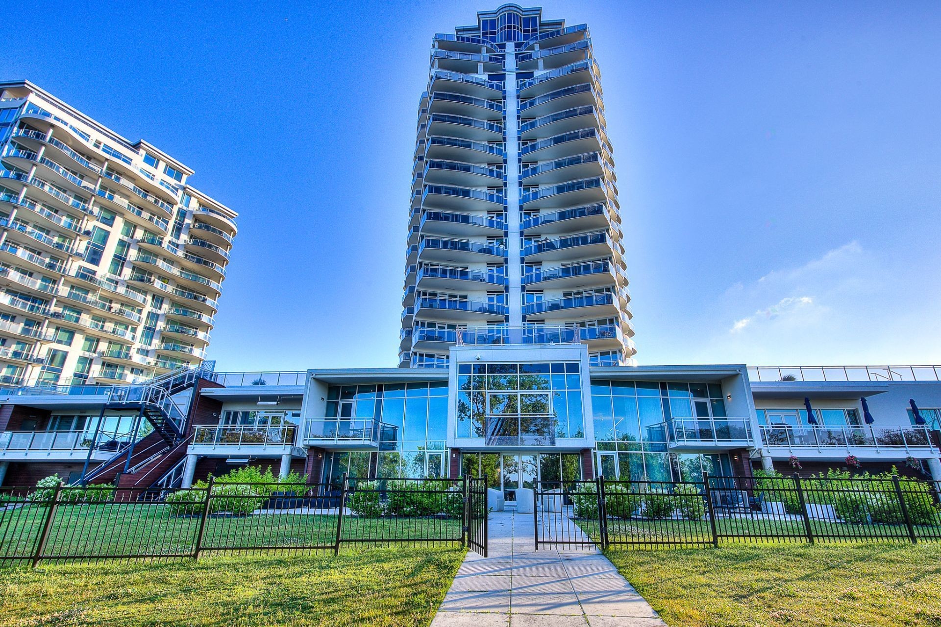 









255


Rue Étienne-Lavoie

, 2004,
Laval (Sainte-Dorothée),




QC
H7X0E5

