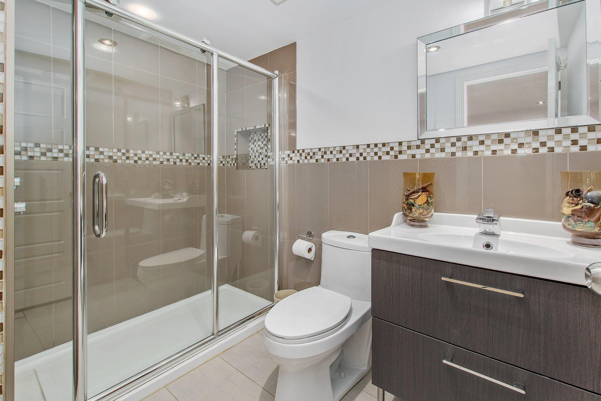 









4083


Rue Olivier

,
Laval (Fabreville),




QC
H7R5X3

