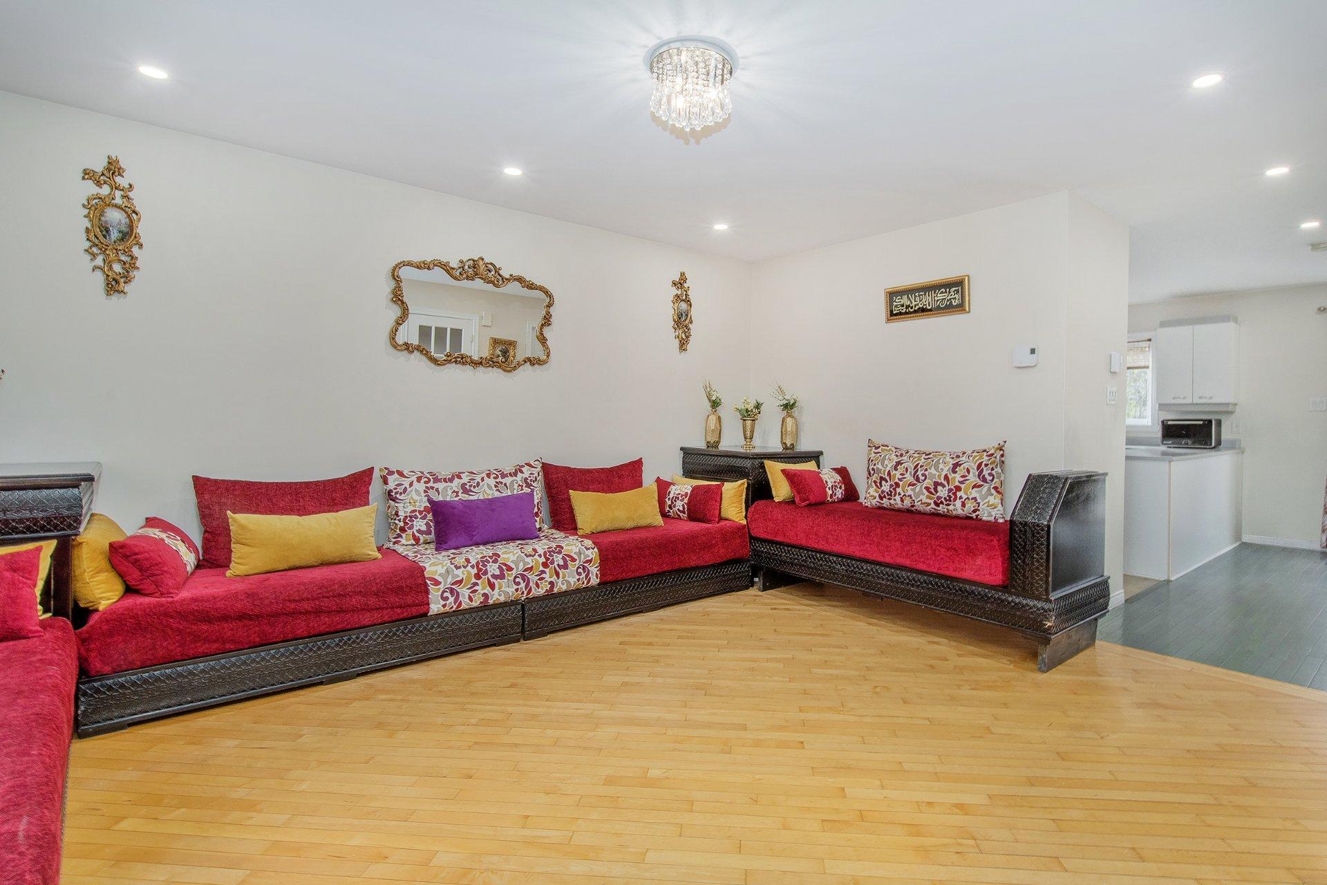 









4083


Rue Olivier

,
Laval (Fabreville),




QC
H7R5X3

