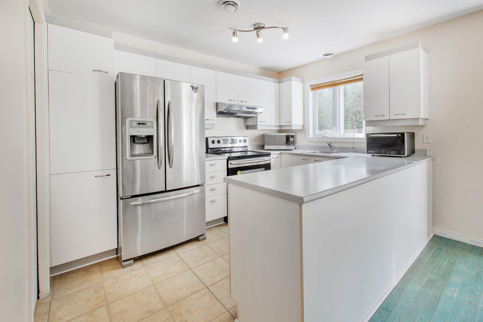 









4083


Rue Olivier

,
Laval (Fabreville),




QC
H7R5X3

