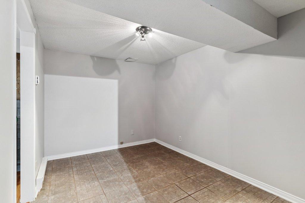 









723


Rue Gibson

,
Shawville,




QC
J0X2Y0

