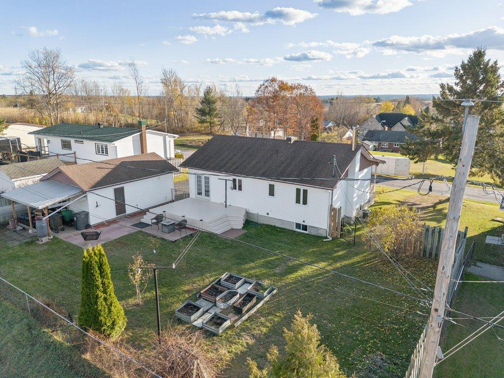 









723


Rue Gibson

,
Shawville,




QC
J0X2Y0

