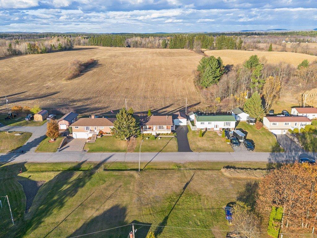 









723


Rue Gibson

,
Shawville,




QC
J0X2Y0

