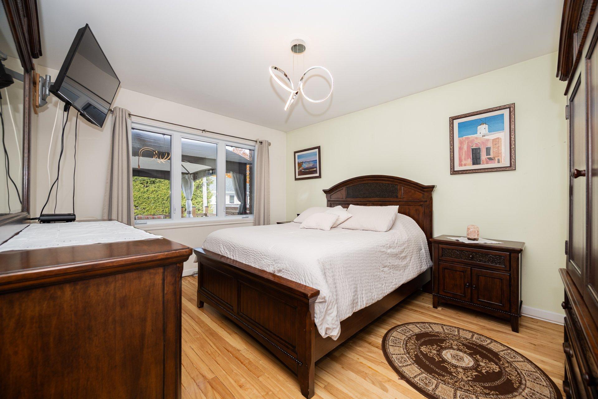 









4517


8e Rue

,
Laval (Chomedey),




QC
H7W2A3

