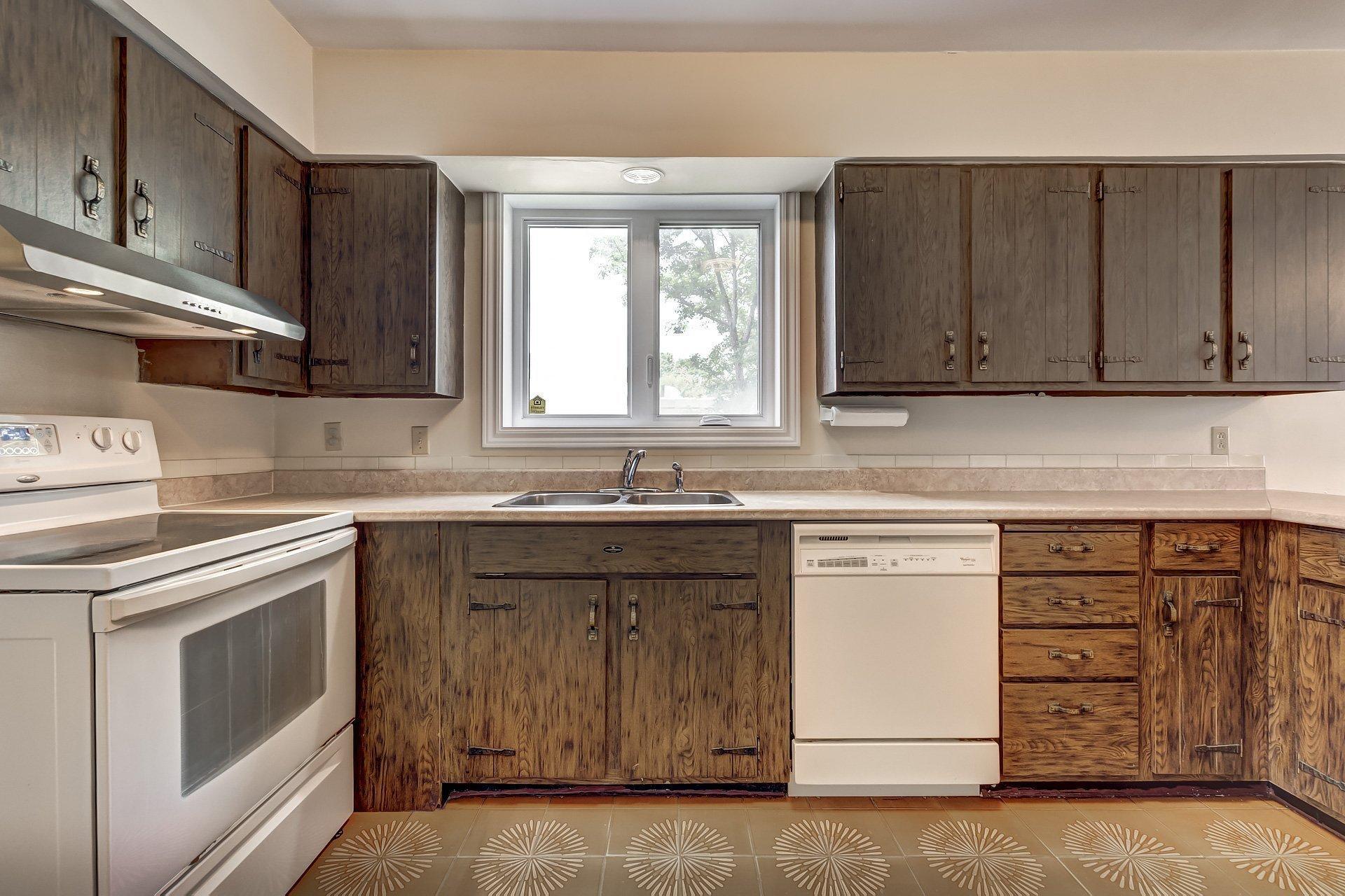 









3834


Ch. de la Côte-de-Liesse

,
Mont-Royal,




QC
H4N2P5

