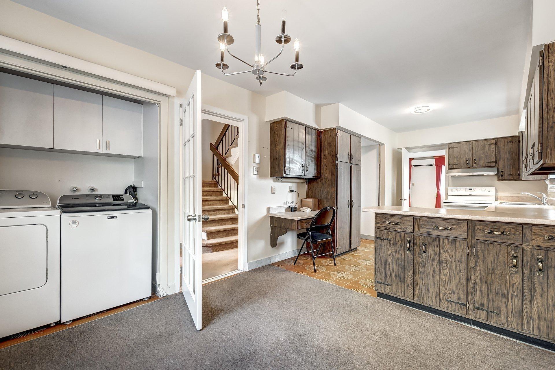 









3834


Ch. de la Côte-de-Liesse

,
Mont-Royal,




QC
H4N2P5

