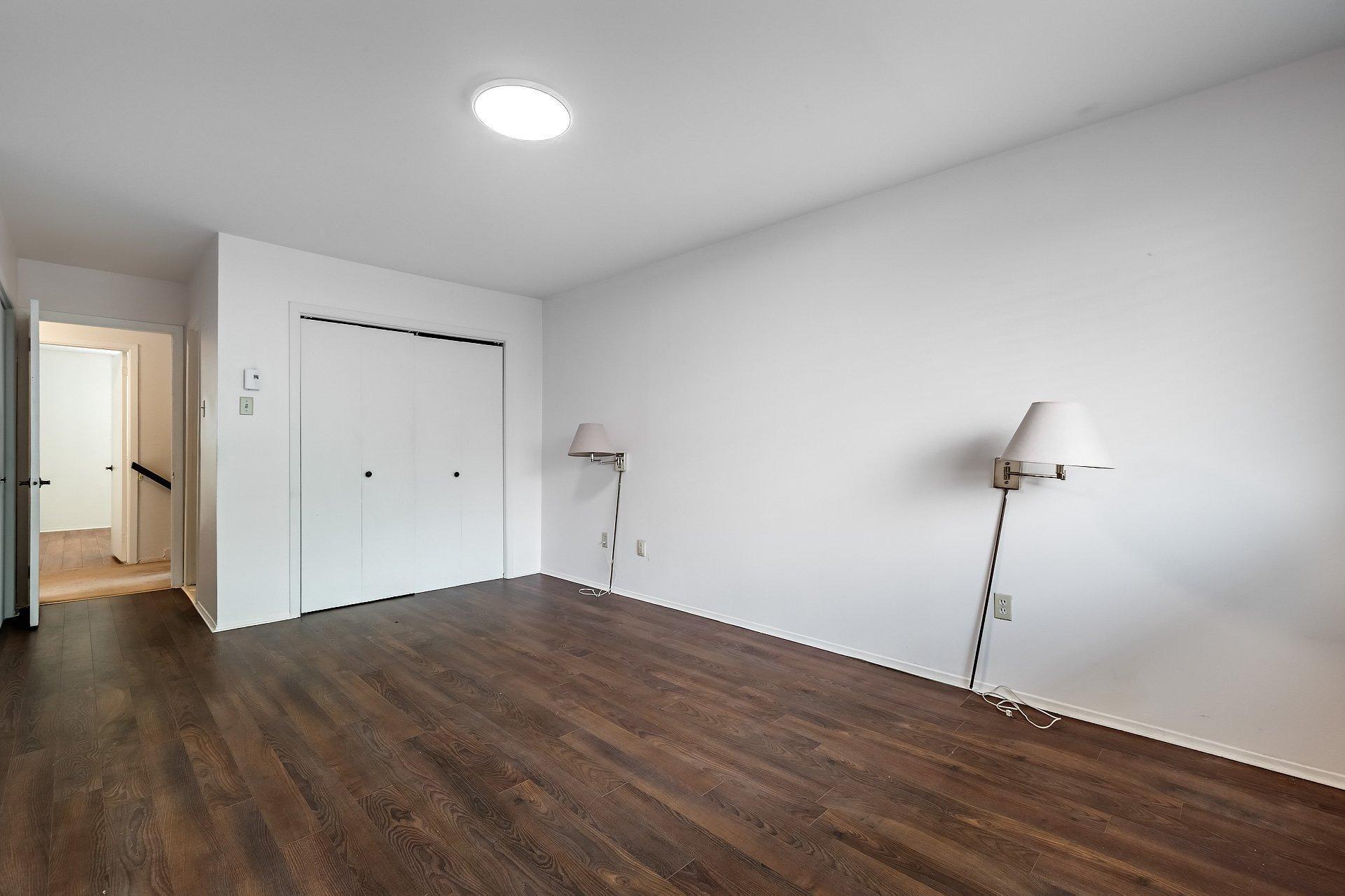 









3834


Ch. de la Côte-de-Liesse

,
Mont-Royal,




QC
H4N2P5

