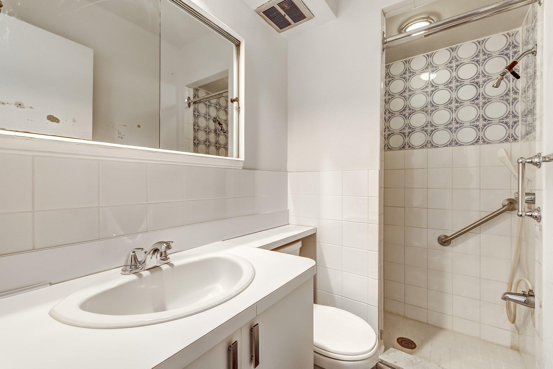 









3834


Ch. de la Côte-de-Liesse

,
Mont-Royal,




QC
H4N2P5

