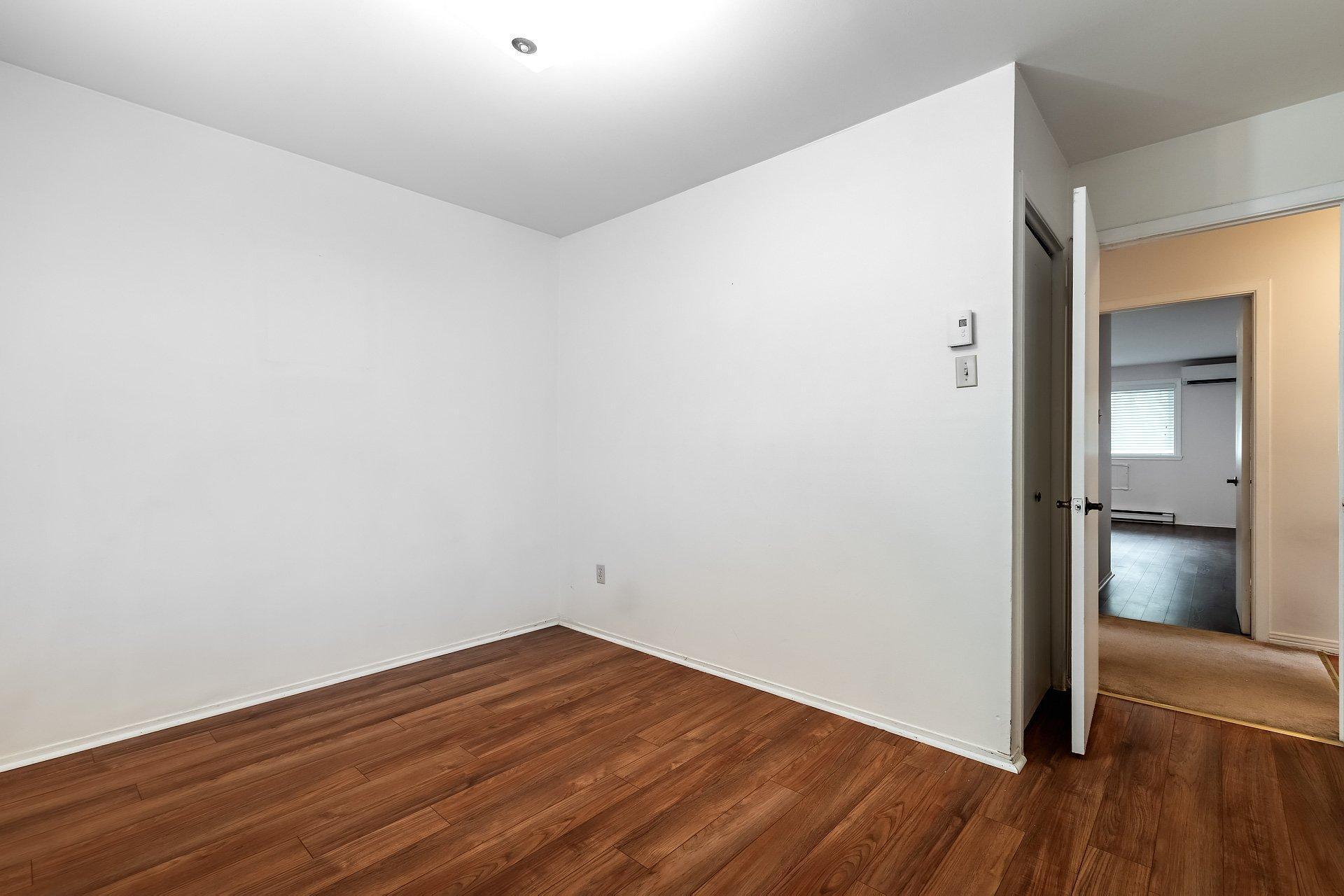 









3834


Ch. de la Côte-de-Liesse

,
Mont-Royal,




QC
H4N2P5

