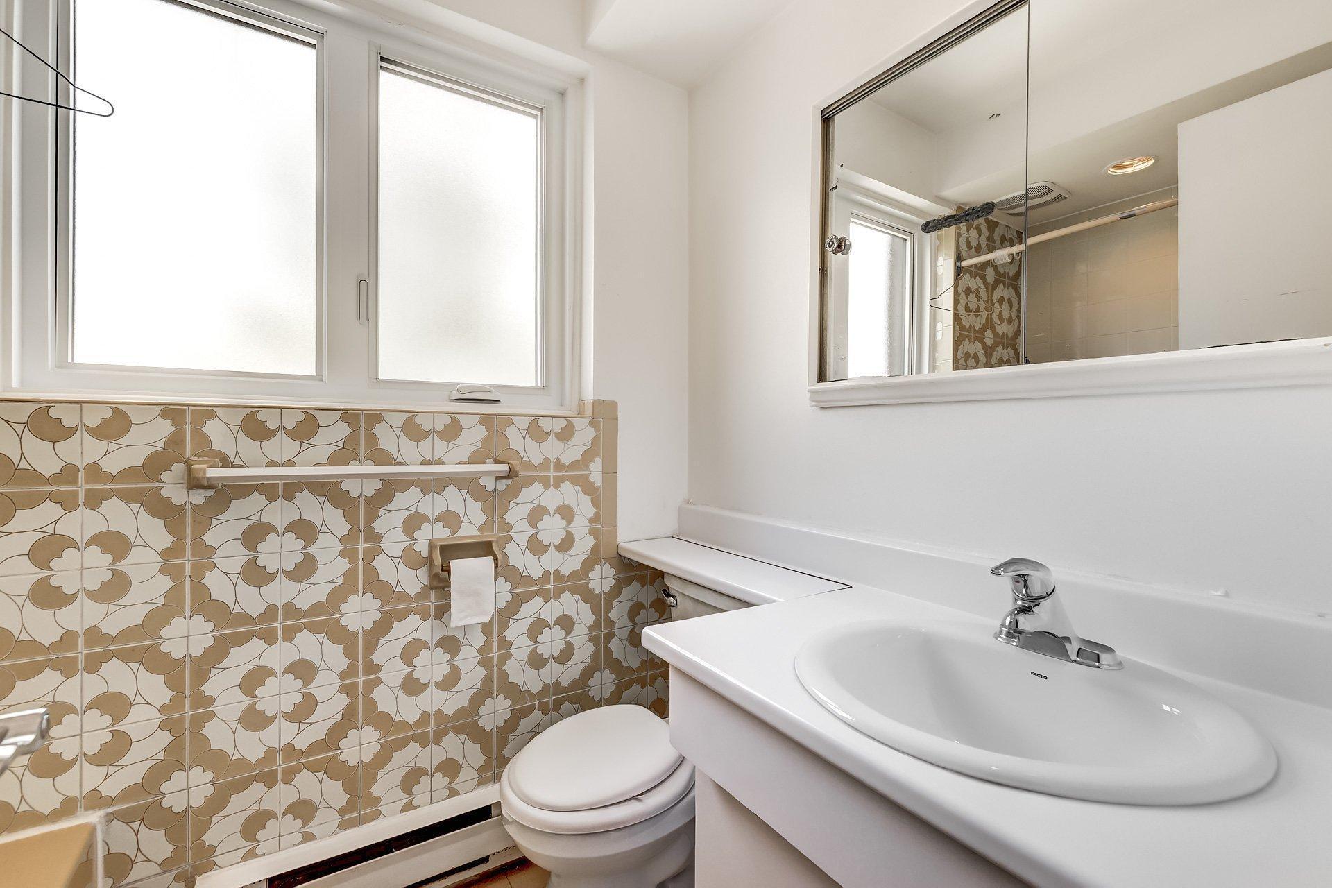 









3834


Ch. de la Côte-de-Liesse

,
Mont-Royal,




QC
H4N2P5

